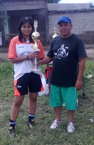Noe, se llevoun trofeo por arquera 